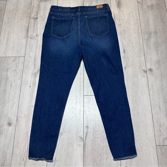 Sofia Jeans by Sofia Vergara Size 14 Dark Wash Skinny Jeans Distressed Hem - Picture 8 of 10